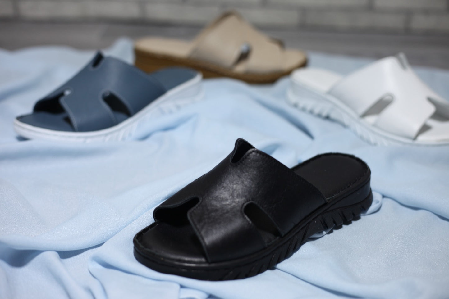 Siyah (Hermes Model) Ortopedik Tabanlı Deri Kadın Terlik