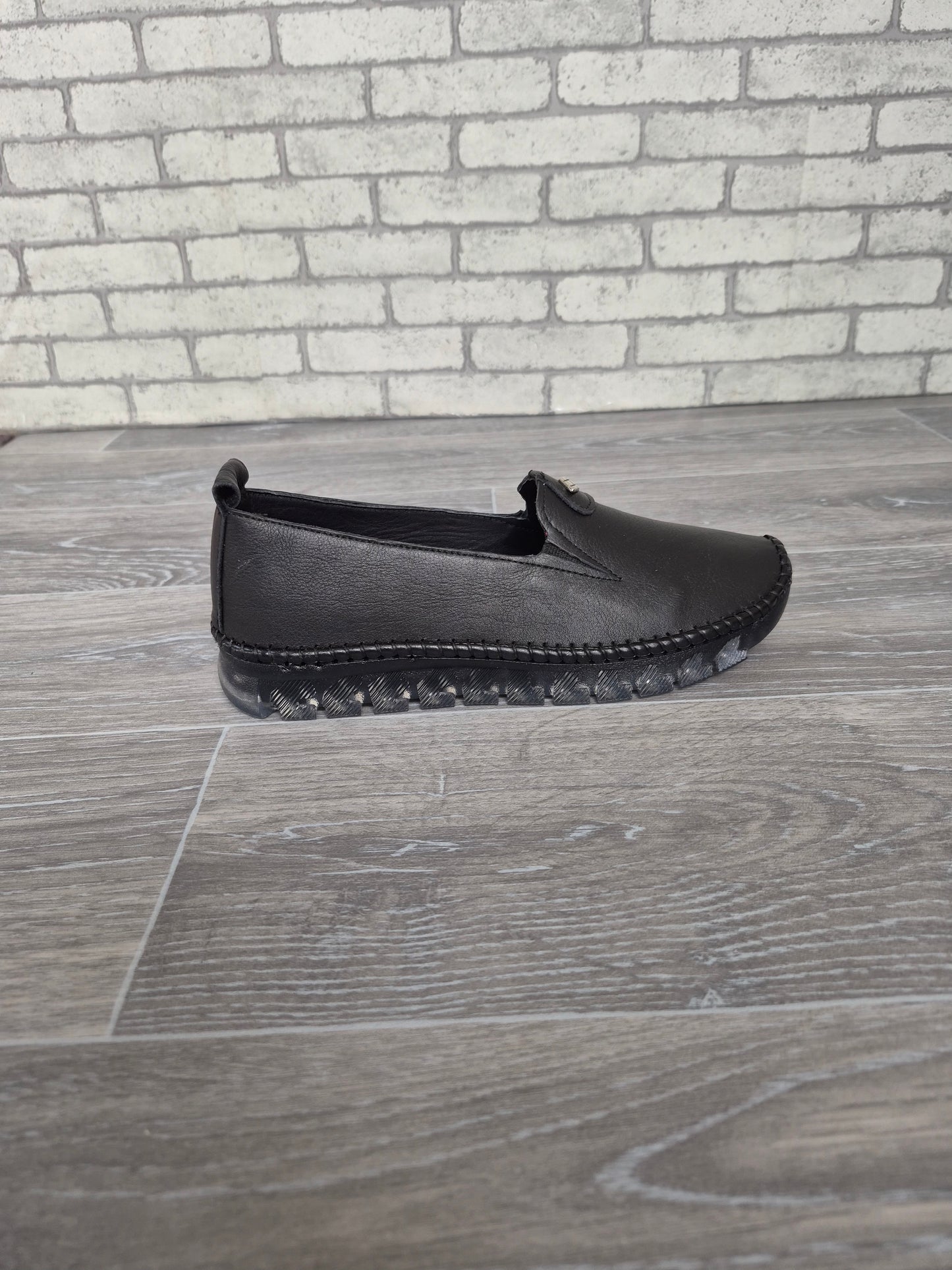 Siyah Deri Kadın (düz model) Babet