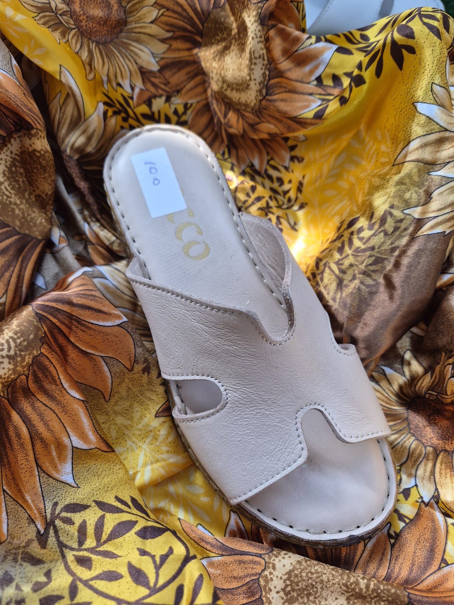 Beyaz (Hermes Model) Ortopedik Tabanlı Deri Kadın Terlik