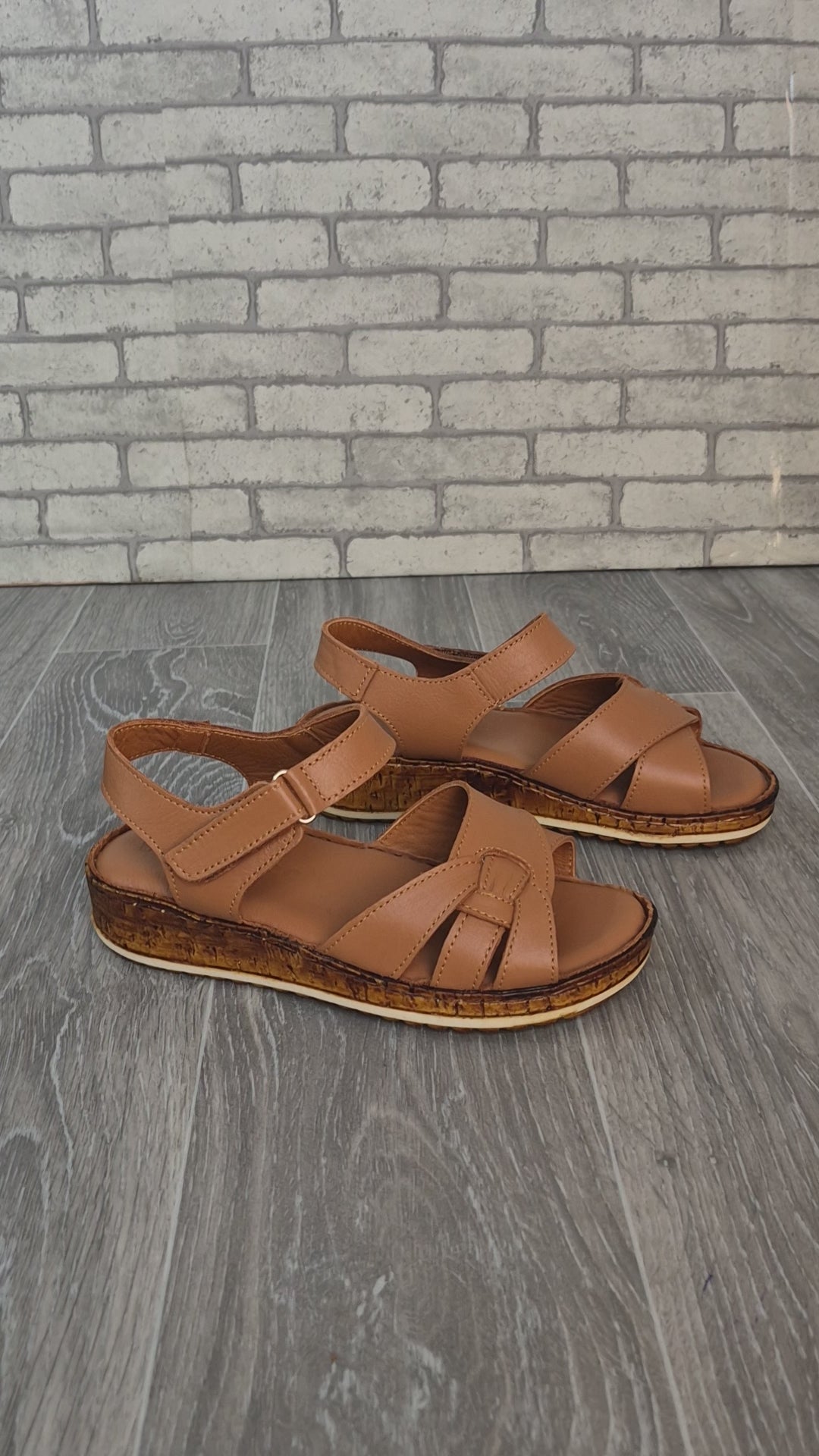 Taba (yan motif) sandalet