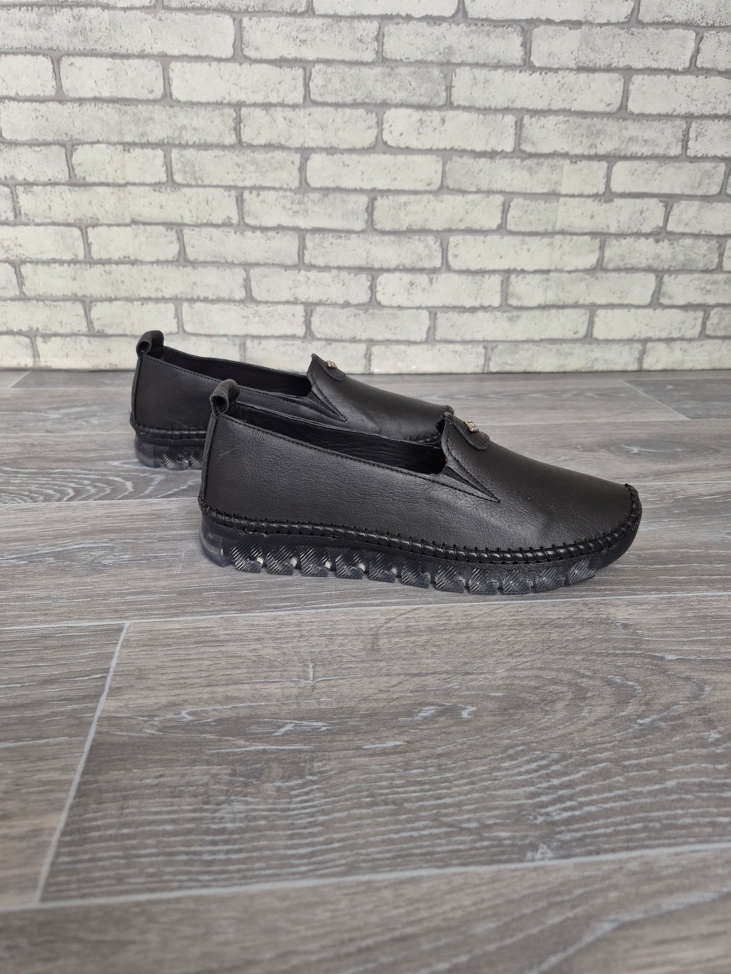 Siyah Deri Kadın (düz model) Babet