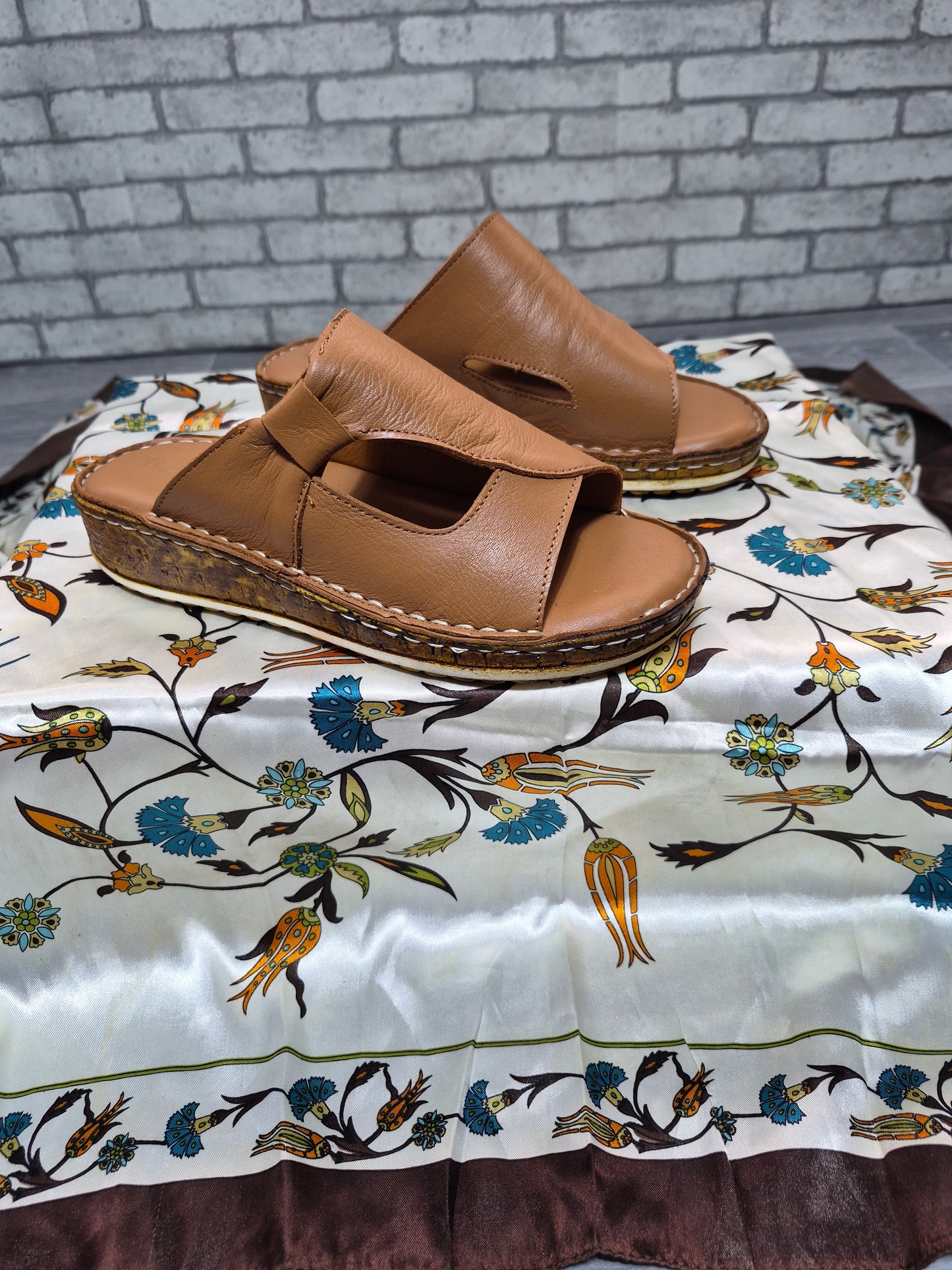 Taba (Kelebek Model)Ortopedik Tabanlı Kadın Deri Terlik