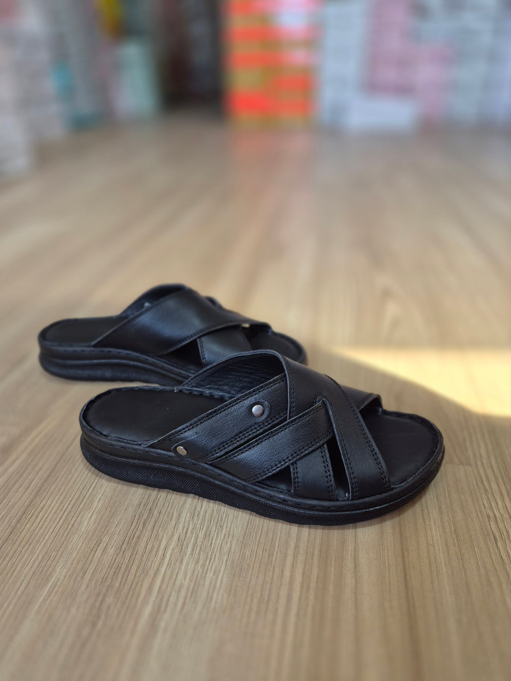 Siyah (rivekli) Terlik