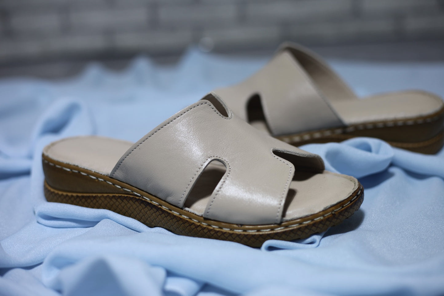 Krem (Hermes Model)Ortopedik Tabanlı Kadın Deri Terlik