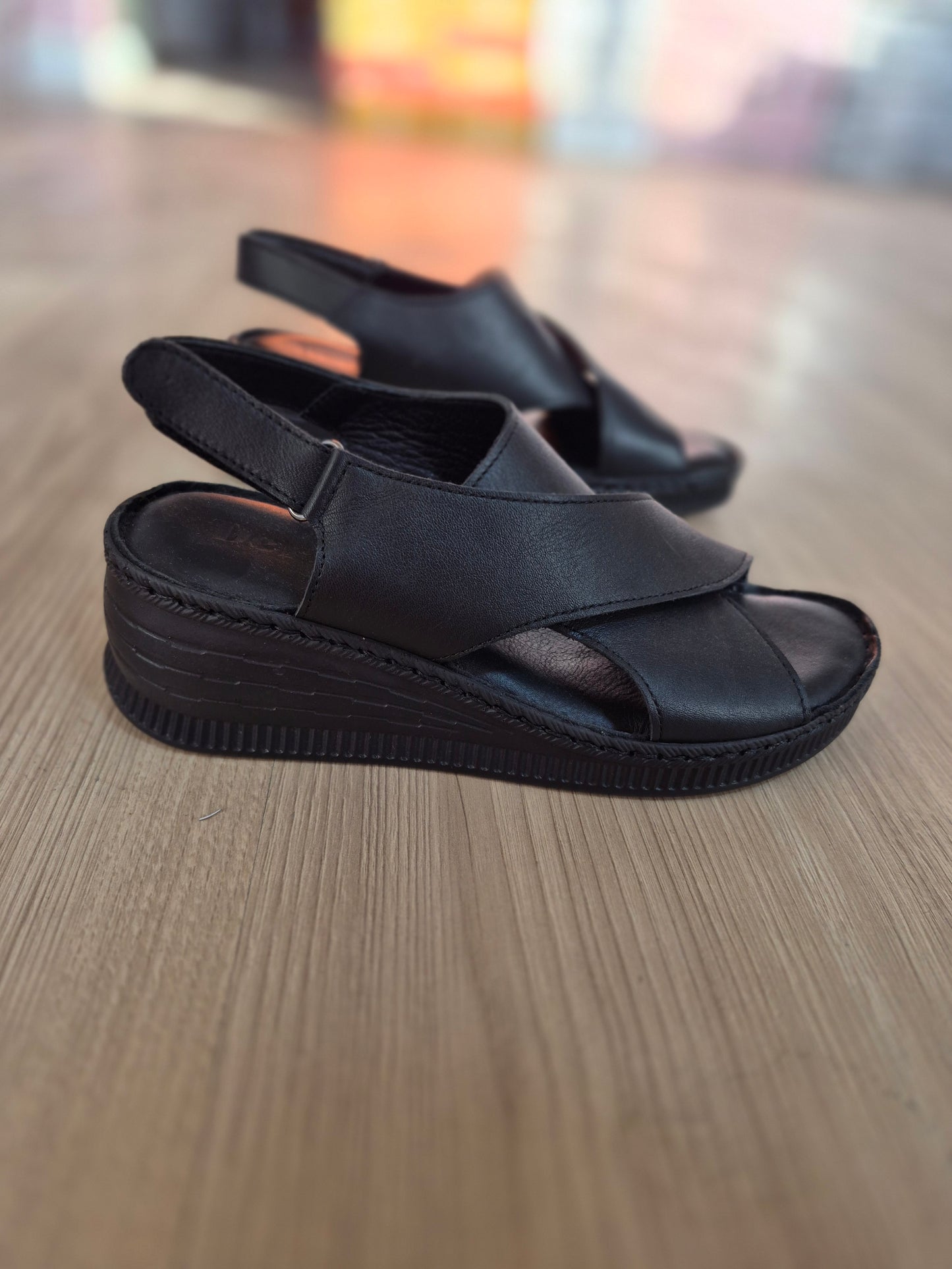 Yüksek topuk siyah çarpraz model sandalet