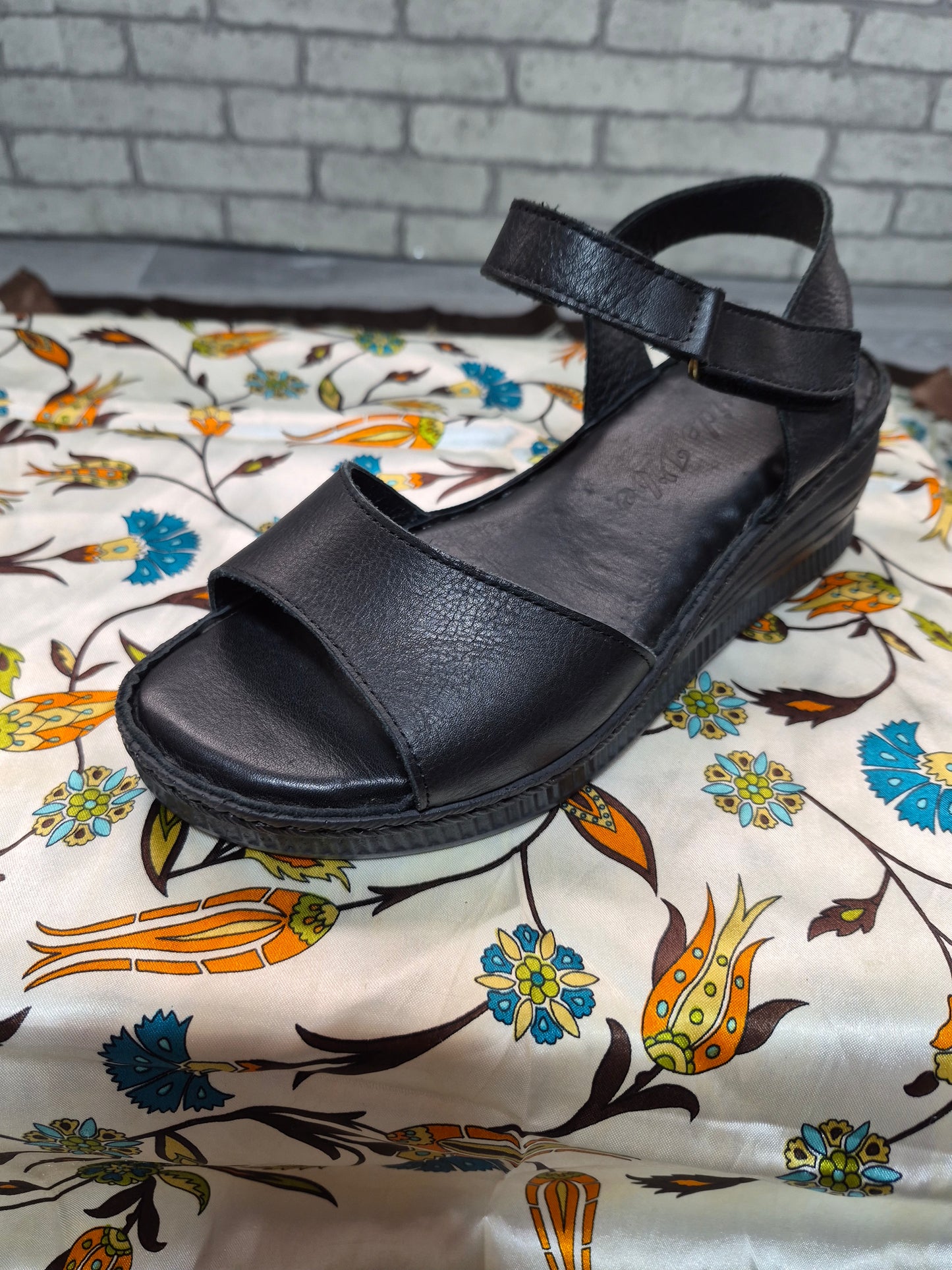Siyah(düz model) deri kadın sandalet